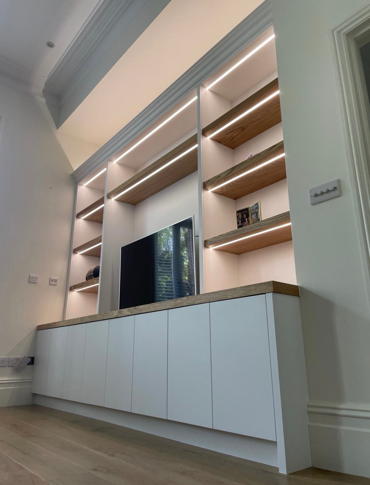 Solid Oak Media Unit